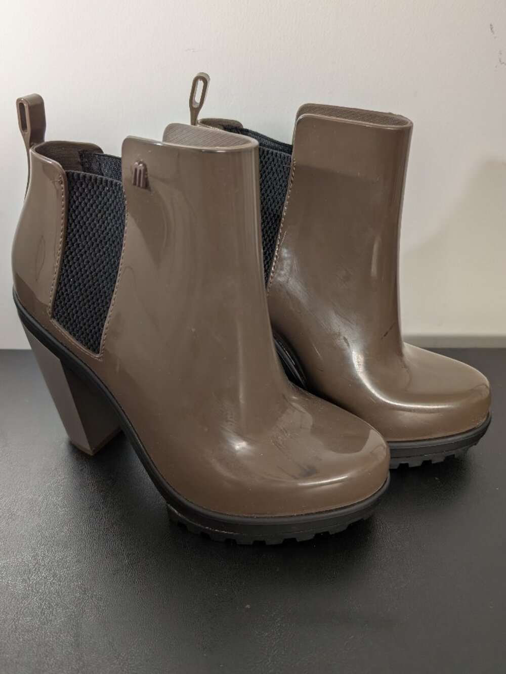 Melissa Taupe Brown Glossy Chelsea Ankle Boots Heels Size 7